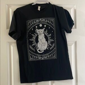 Mystical Cat Graphic T-Shirt - Black